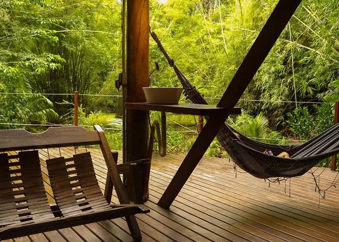 Cabana Do Tarzan Na Praia De Parati Mirim